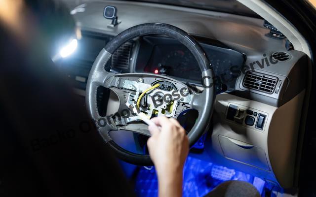 Araçlarda Bulunan Airbag Nedir ve Nasıl Çalışır?
